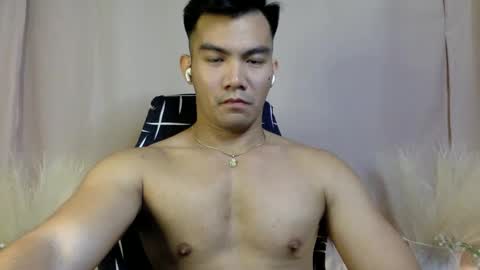 Snapshot of 000batman000 chatting on December 12, 3:10 am Bruce online show from December 12, 3:10 am