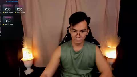 Snapshot of 000batman000 chatting on February 13, 2:12 am Bruce online show from February 13, 2:12 am