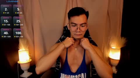 Snapshot of 000batman000 chatting on February 17, 12:32 am Bruce online show from February 17, 12:32 am