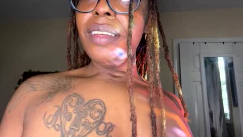 Snapshot of 000cloud9000 chatting on April 1, 1:52 pm Cloud9 online show from April 1, 1:52 pm