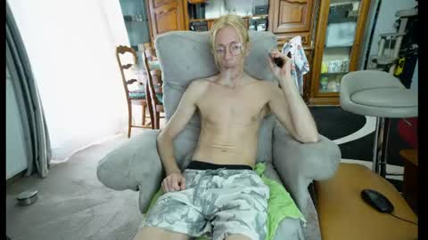 Snapshot of 00jeff31 chatting on June 26, 7:35 am jeff online show from June 26, 7:35 am