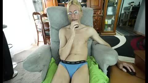 Snapshot of 00jeff31 chatting on July 19, 7:01 am jeff online show from July 19, 7:01 am