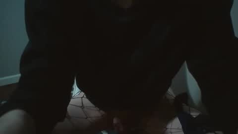 Snapshot of 02trisi02 chatting on December 23, 3:59 am Trisi02 online show from December 23, 3:59 am