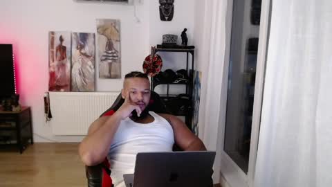 Kingsley online show from April 3, 10:30 pm