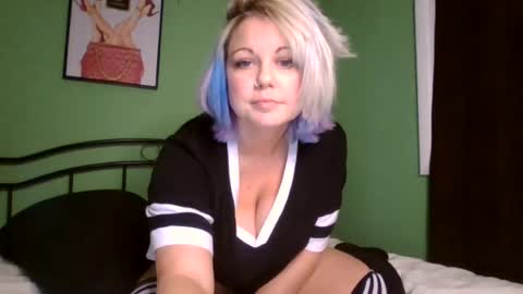 Snapshot of 0lilith0 chatting on July 3, 5:47 am Lilly online show from July 3, 5:47 am