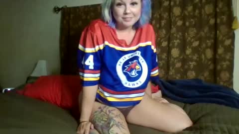 Snapshot of 0lilith0 chatting on July 9, 5:33 am Lilly online show from July 9, 5:33 am