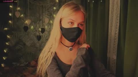 0ophelia online show from February 7, 10:35 pm