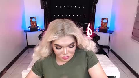 Sasha Banks online show from December 14, 9:45 pm