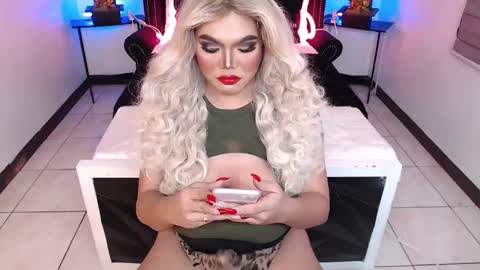 Sasha Banks online show from December 16, 5:27 am