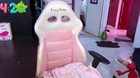 Snapshot of 111lucygrim111 chatting on January 10, 6:38 pm 111lucygrim111 online show from January 10, 6:38 pm