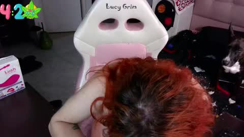 Snapshot of 111lucygrim111 chatting on January 25, 1:54 am 111lucygrim111 online show from January 25, 1:54 am