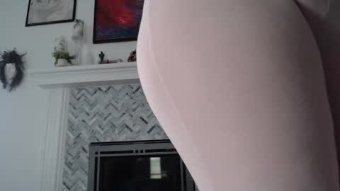 Snapshot of 11willowandjohn11 chatting on February 19, 4:25 pm Aurora Willows online show from February 19, 4:25 pm