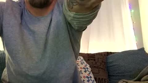 1404563739453746 online show from December 14, 2:22 pm