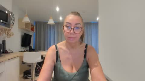 Snapshot of 14risha chatting on February 6, 7:34 am 14risha online show from February 6, 7:34 am