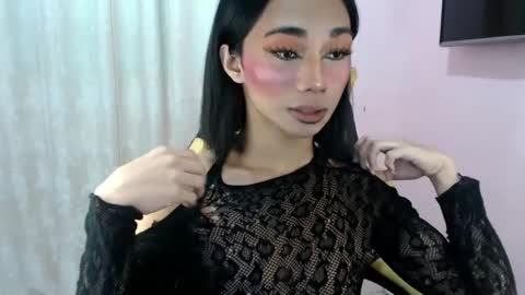 Snapshot of 18_nicole chatting on February 5, 12:49 pm barbie online show from February 5, 12:49 pm