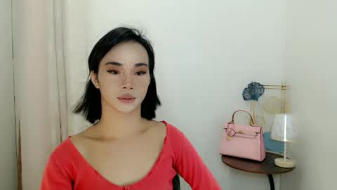 Snapshot of 18_nicole chatting on November 7, 2:44 am barbie online show from November 7, 2:44 am