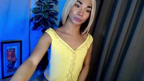 Snapshot of 18_nicole chatting on June 8, 1:33 pm barbie online show from June 8, 1:33 pm