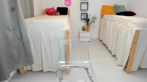 18perfecttits online show from December 14, 4:40 am