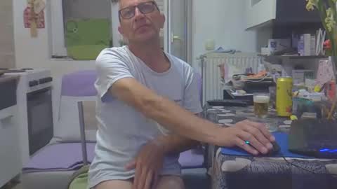 1973man online show from May 31, 11:17 pm
