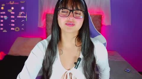 1_scarllet_ online show from March 28, 9:53 am