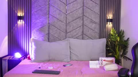 anya online show from September 12, 7:58 pm