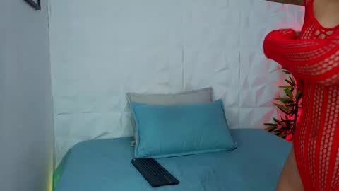 anya online show from November 16, 7:41 pm