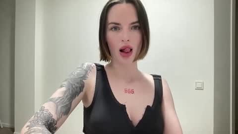 DOVE online show from October 27, 9:19 pm