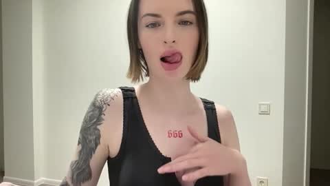 DOVE online show from November 25, 8:53 pm