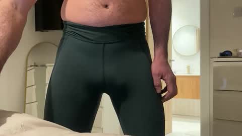 1hornyguywithbigcock online show from February 22, 5:33 pm