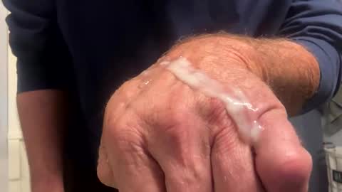 1hunglo412 online show from October 28, 12:14 am