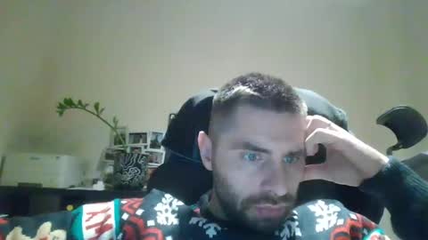 Snapshot of 1kamilkamil11 chatting on December 1, 8:53 pm kam online show from December 1, 8:53 pm