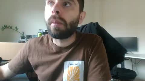 Snapshot of 1kamilkamil11 chatting on December 18, 8:20 am kam online show from December 18, 8:20 am