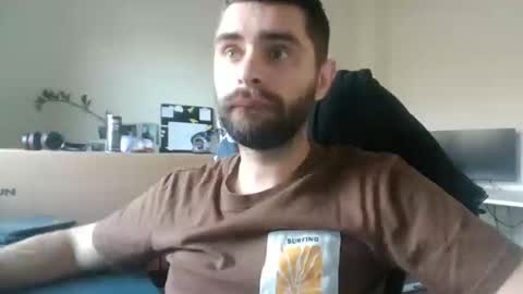 Snapshot of 1kamilkamil11 chatting on December 18, 11:24 am kam online show from December 18, 11:24 am