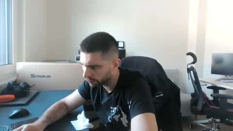 Snapshot of 1kamilkamil11 chatting on January 17, 1:13 pm kam online show from January 17, 1:13 pm