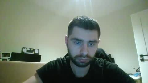 Snapshot of 1kamilkamil11 chatting on January 25, 9:57 pm kam online show from January 25, 9:57 pm