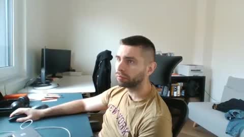 Snapshot of 1kamilkamil11 chatting on March 11, 7:58 am kam online show from March 11, 7:58 am