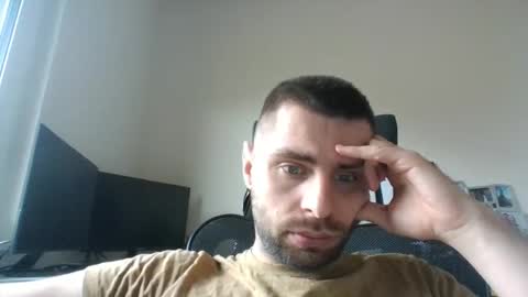 Snapshot of 1kamilkamil11 chatting on March 11, 2:07 pm kam online show from March 11, 2:07 pm