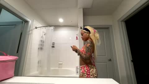 1lexibae online show from July 17, 6:53 am
