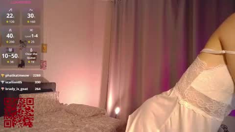 Snapshot of 1little_cherry chatting on June 5, 6:46 pm Mia online show from June 5, 6:46 pm