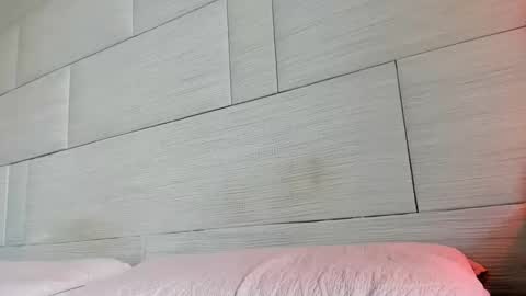 Onna online show from February 12, 7:35 pm