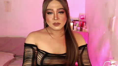 1lovelymess online show from July 1, 10:20 pm