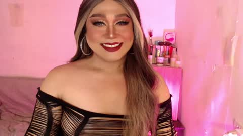 1lovelymess online show from July 12, 12:23 am