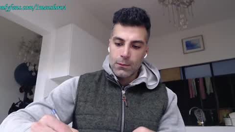 1manshow11 online show from December 2, 9:02 am