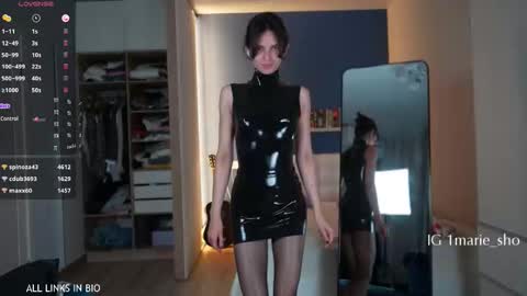 Snapshot of 1mari_01 chatting on October 8, 6:27 pm Marie online show from October 8, 6:27 pm