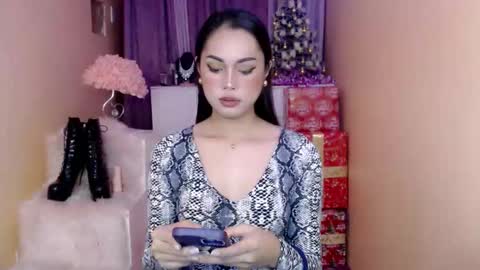 1miracle_tranny online show from December 2, 12:49 am