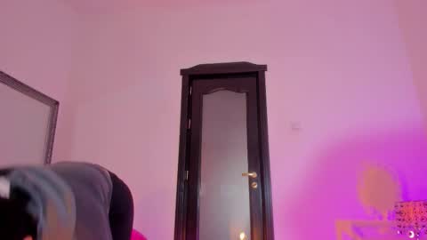 Moona  online show from February 12, 8:20 am