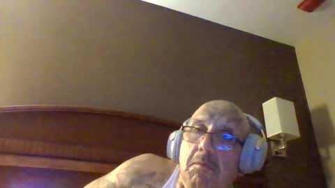 Snapshot of 1nastya8 chatting on April 21, 10:43 am TheShyOne18 online show from April 21, 10:43 am
