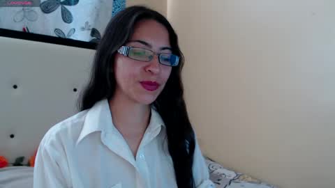 paola online show from April 15, 6:04 pm