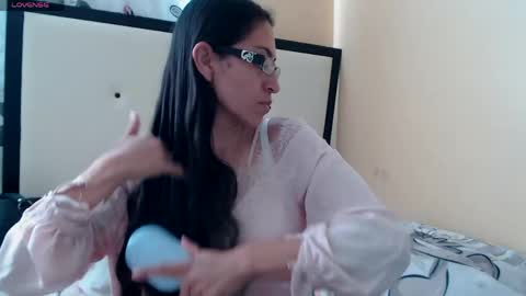 paola online show from May 14, 9:43 pm