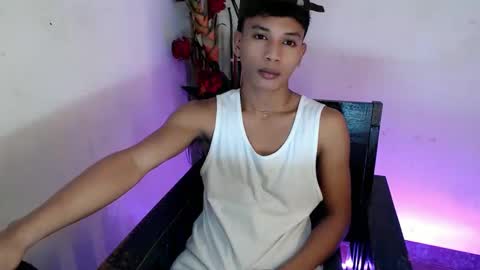 Snapshot of 1sweetloverxx chatting on March 2, 11:39 am 1sweetloverxx online show from March 2, 11:39 am